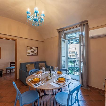 Palazzo Ciravegna Apartment อัลบา ภายนอก รูปภาพ