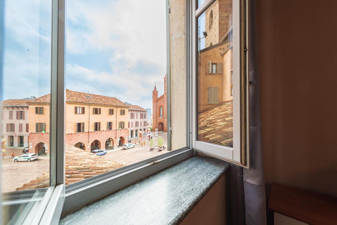 Palazzo Ciravegna Apartment อัลบา ภายนอก รูปภาพ