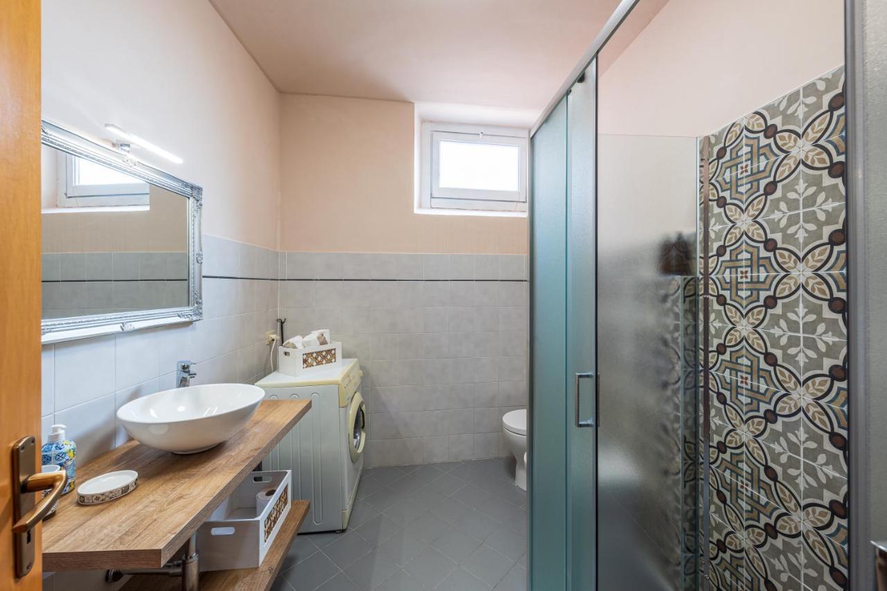 Palazzo Ciravegna Apartment อัลบา ภายนอก รูปภาพ