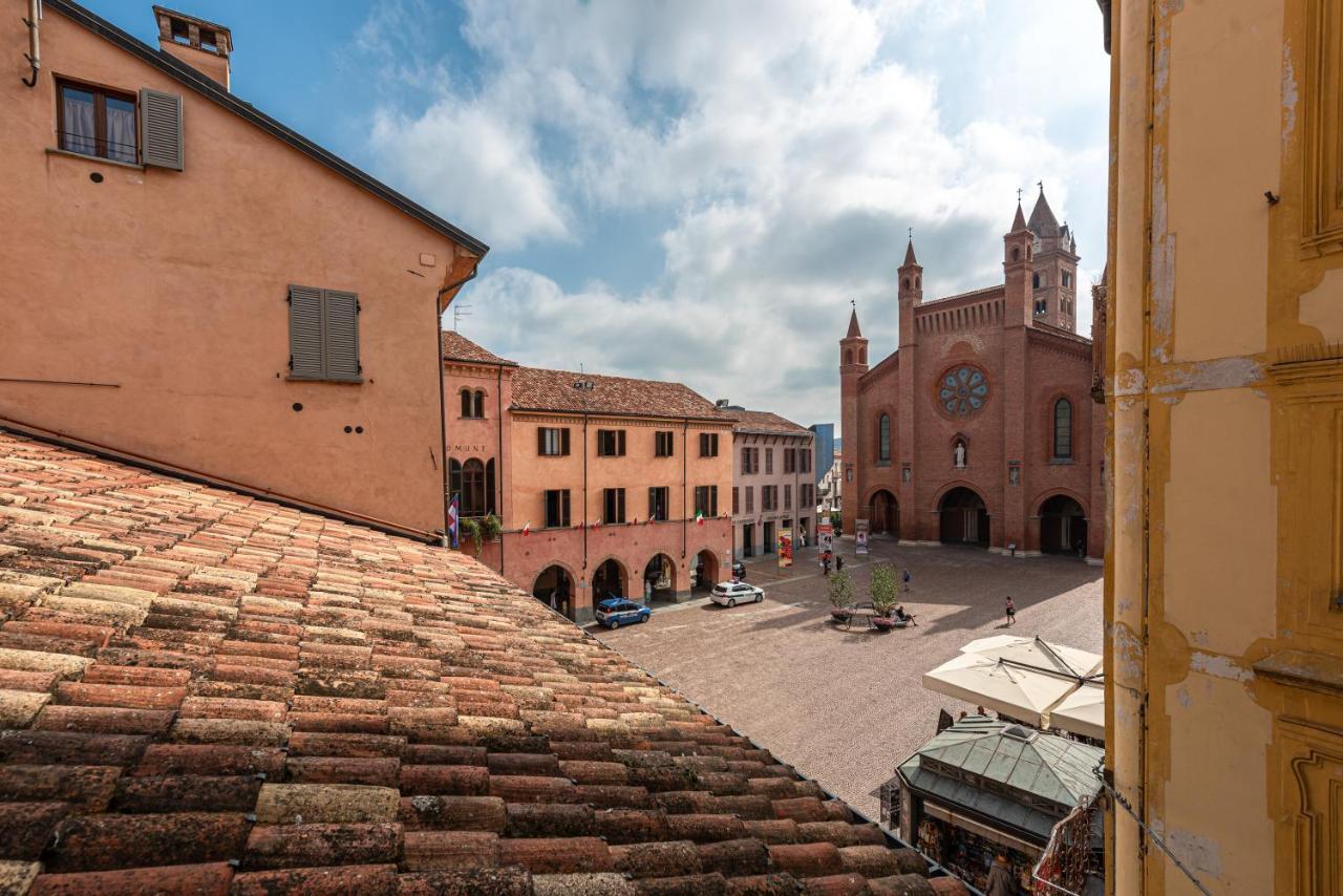 Palazzo Ciravegna Apartment อัลบา ภายนอก รูปภาพ